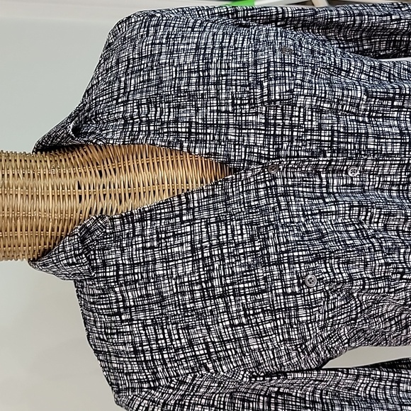 J.McLaughlin Brynn Lyford V Neck Jersey Button Front  szM  BinQ - Picture 2 of 8